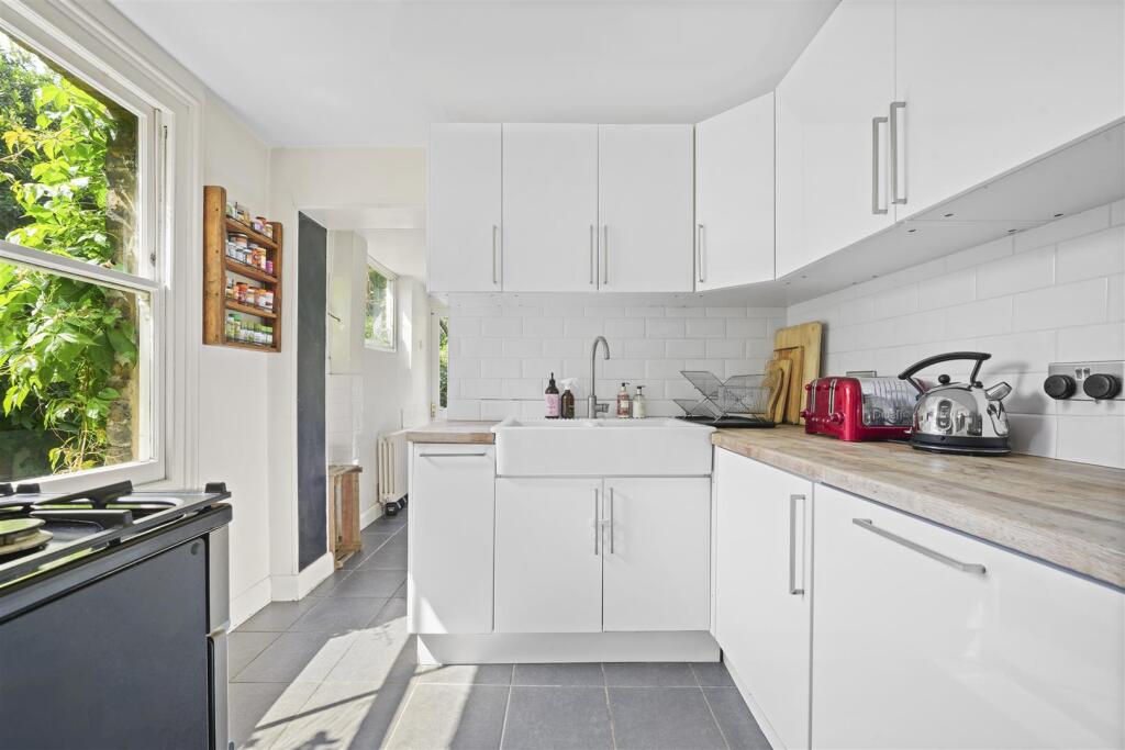 Grosvenor Park Road, E17