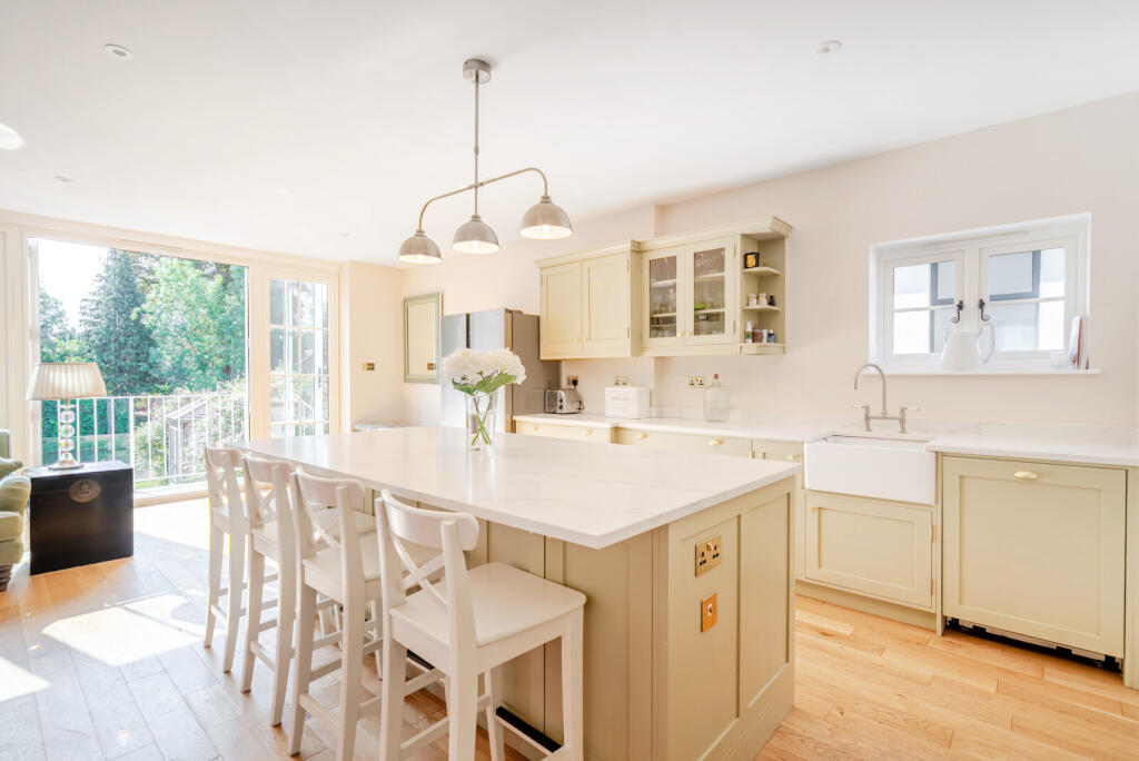 1336951-8-689ef9f...