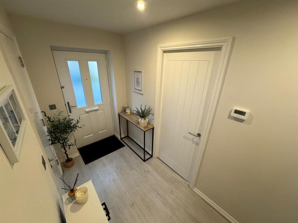 hallway .jpeg