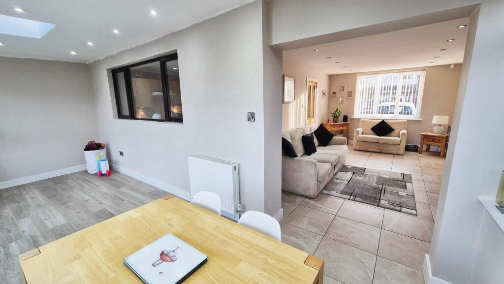 DINING AREA/FAMILY ROOM