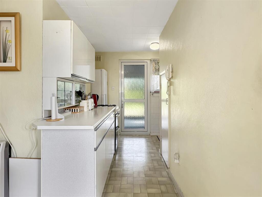 Kitchen (2)