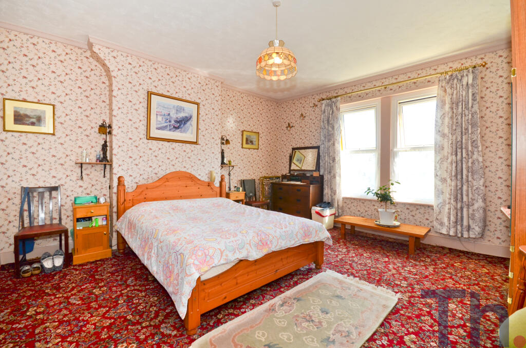 Bedroom 1.JPG