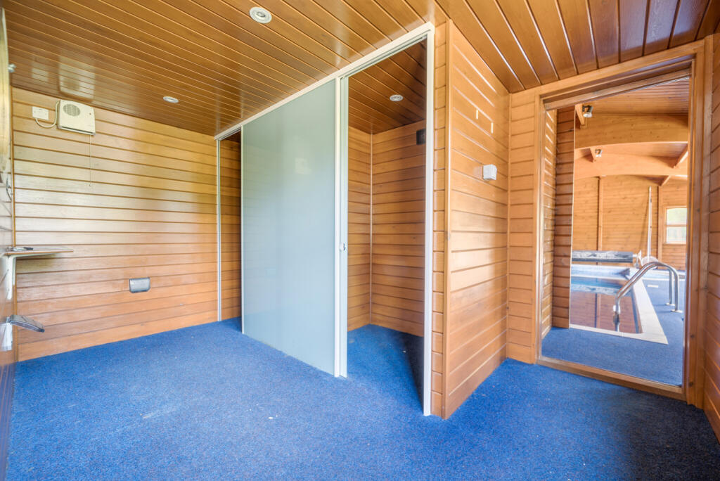 1314832-33-686bae...