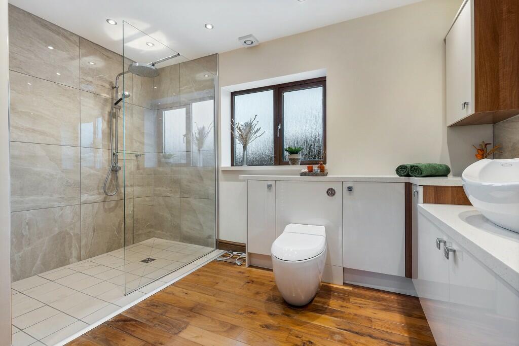 En-Suite 1