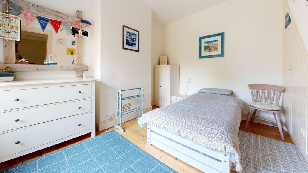 92-Spa-Road-Bedroom 5.jpg