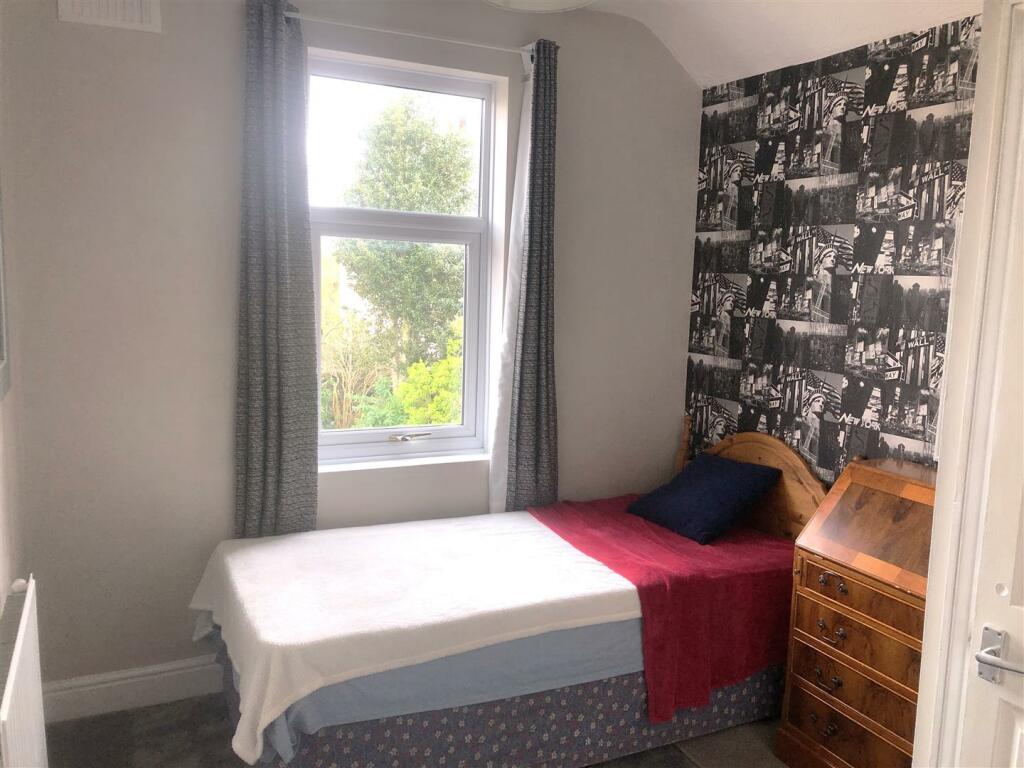 bedroom 3.jpg