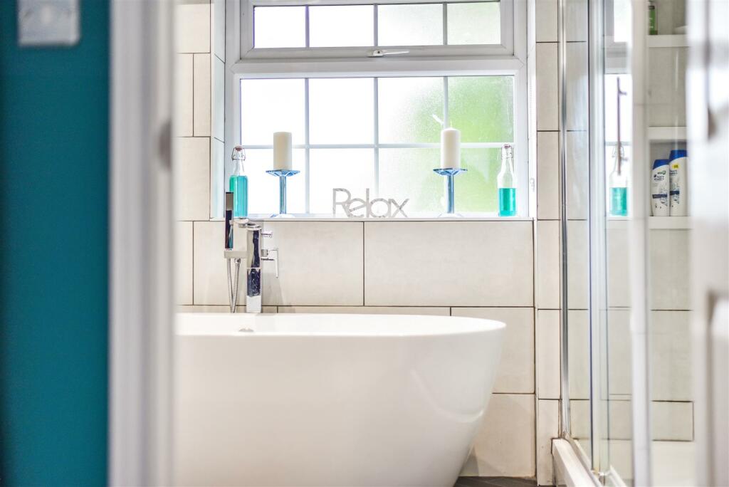 En-Suite Bathroom