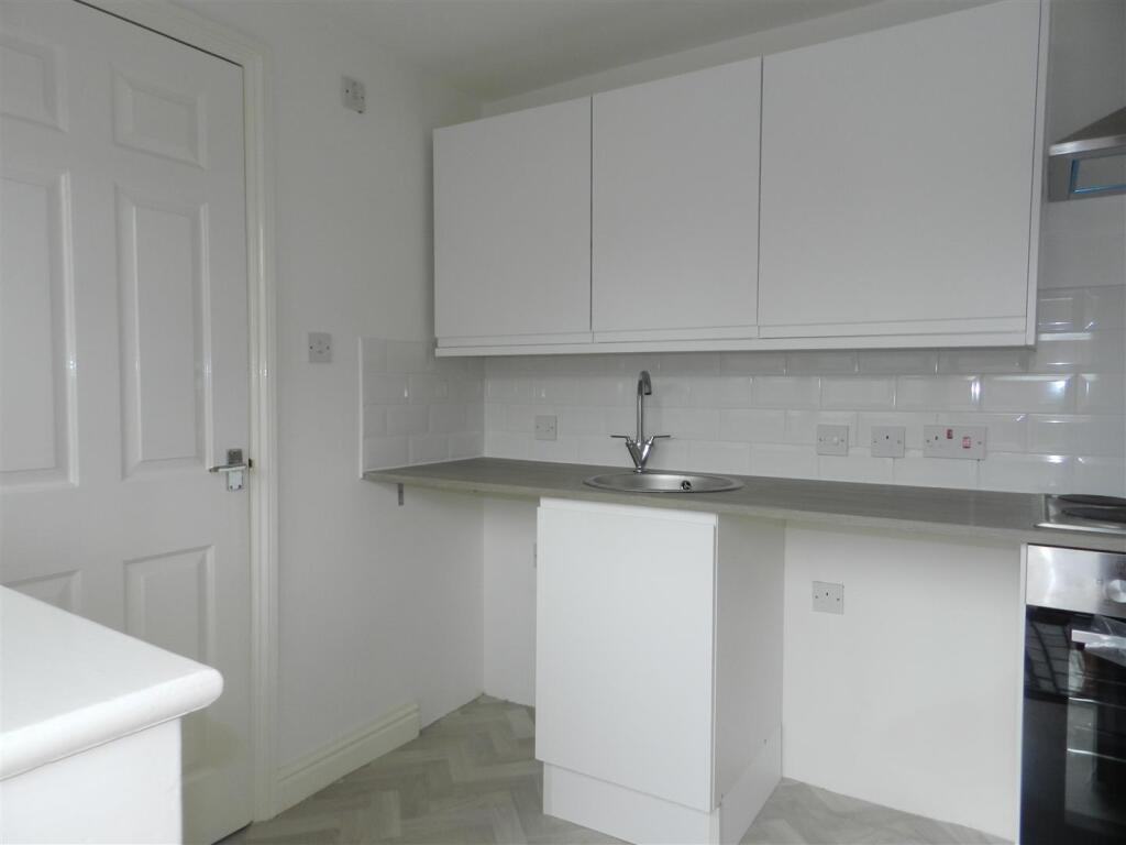 Flat 2, Moat Yard Kitchen