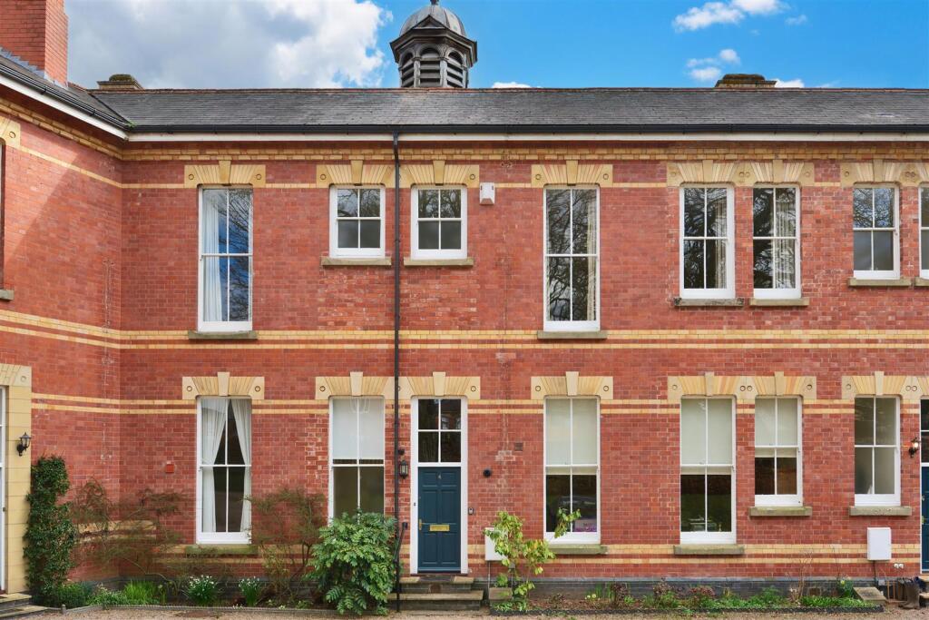 4 Chestnut Lane (1).jpg