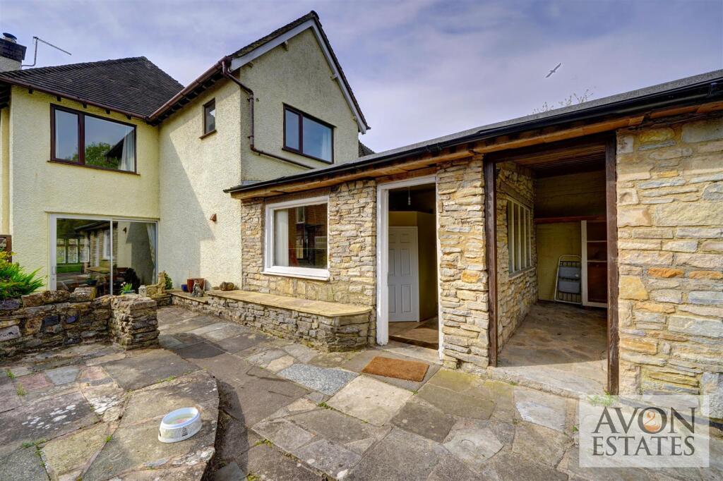 19 Collinsfield Courtyard.jpg