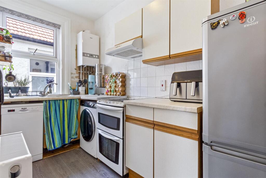 Navarino Road, 32, 3_005.JPG