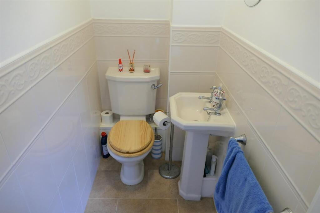 Cloakroom/WC