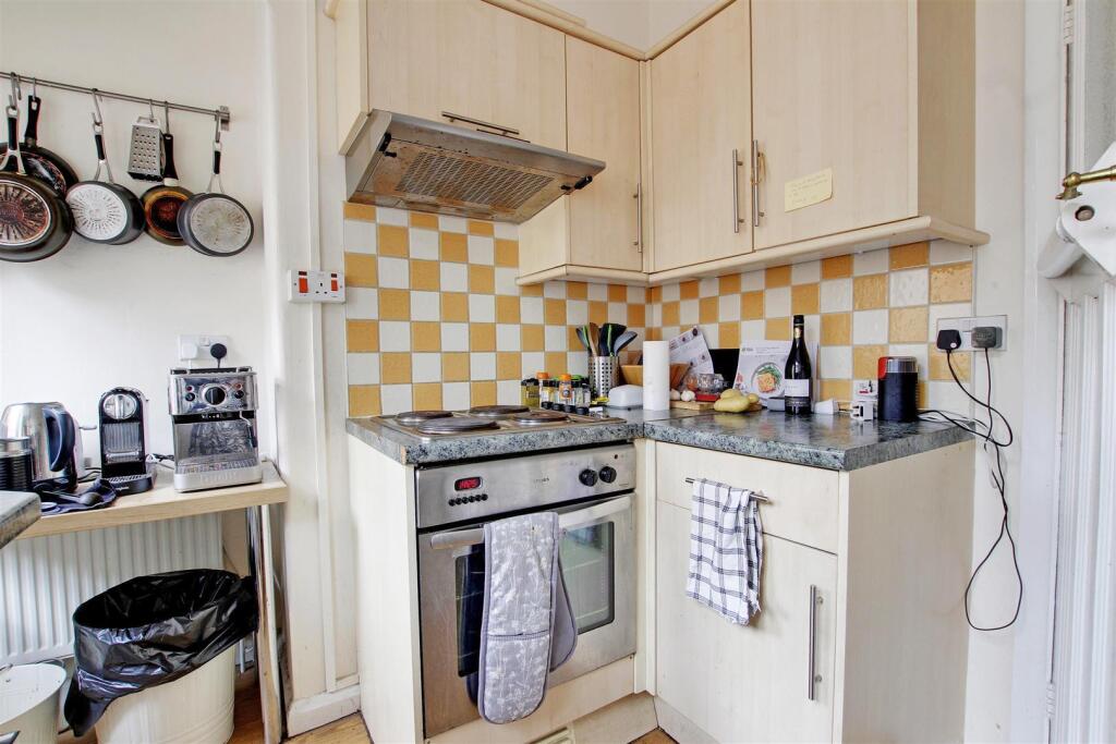 Kitchen 1.jpg