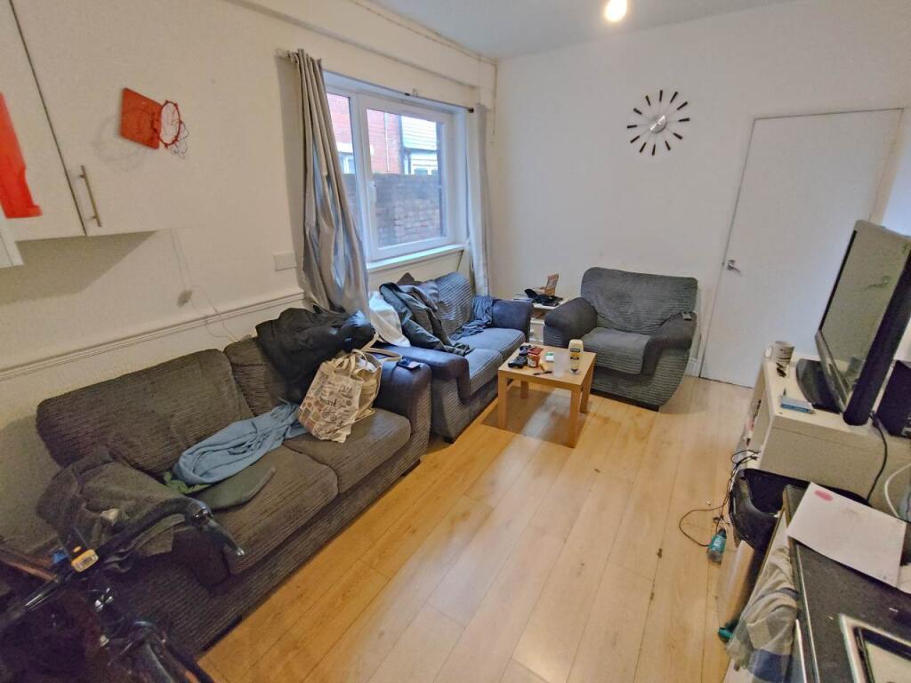 Living area (2)