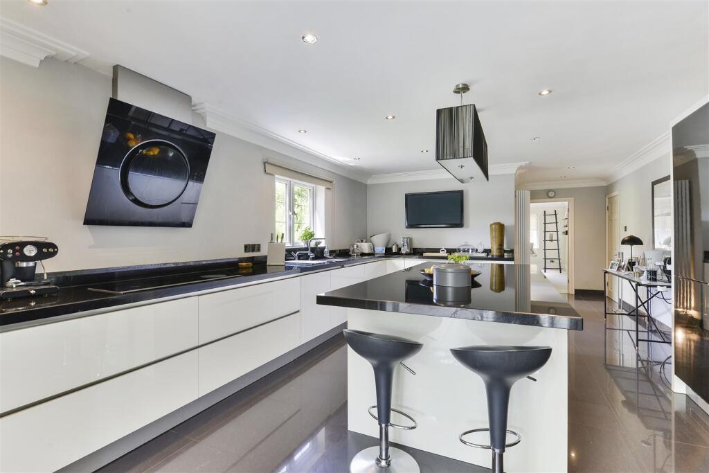 Leander, Avenue Road (32).jpg