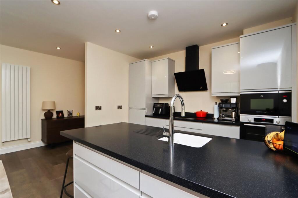 Kitchen Area 2