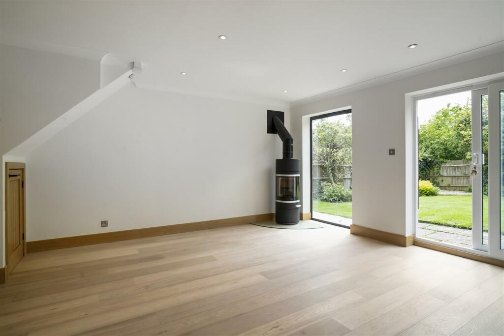 Woolpack Cottages 317876 09.jpg