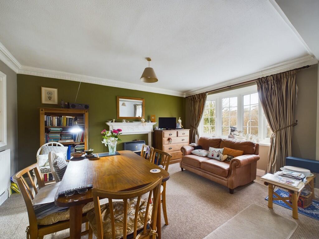 CAM02089G0-PR0392...