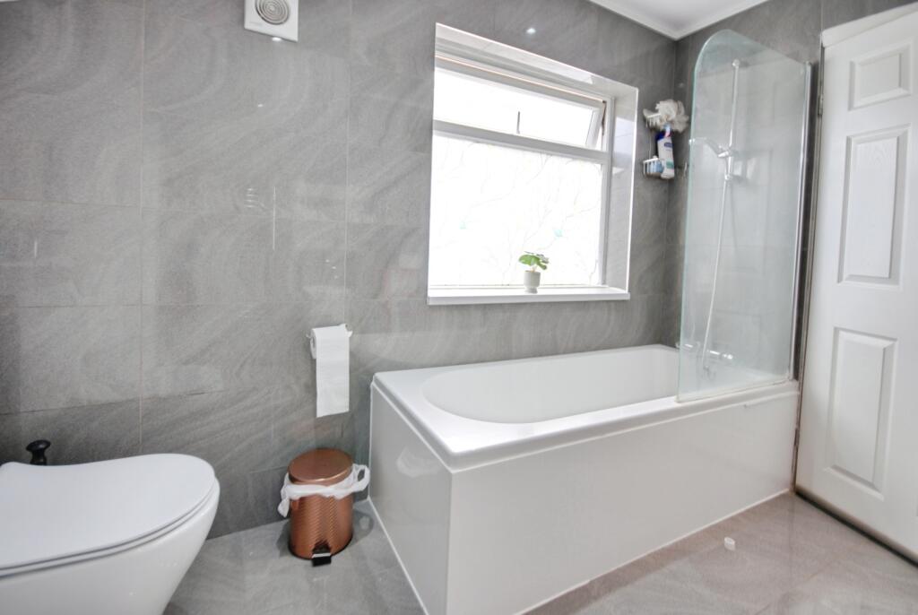 pbox-bathroom-307320.jpg