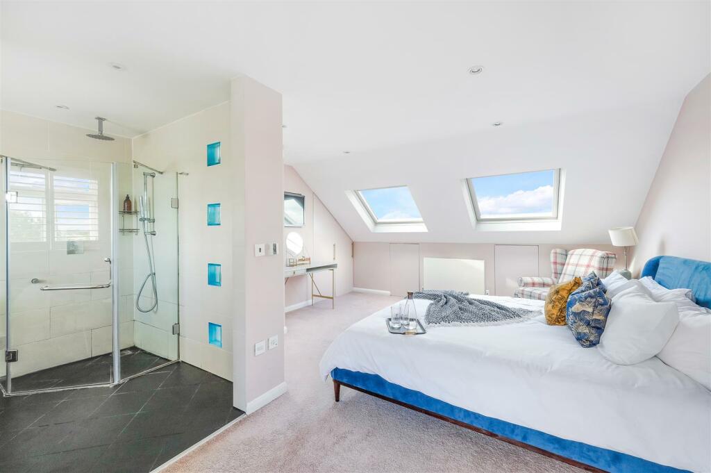 Master Bedroom With En-Suite