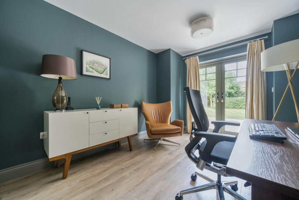 1305422-14-684728...