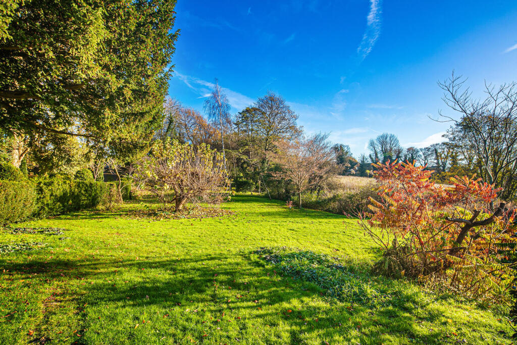 Paddock Garden