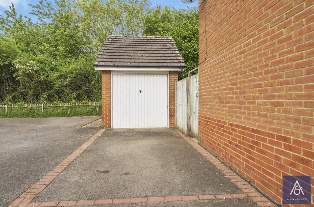 Garage &amp; Parking