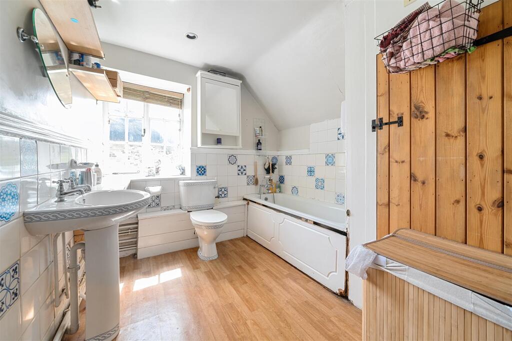 9 High Street, Blisworth (22).jpg