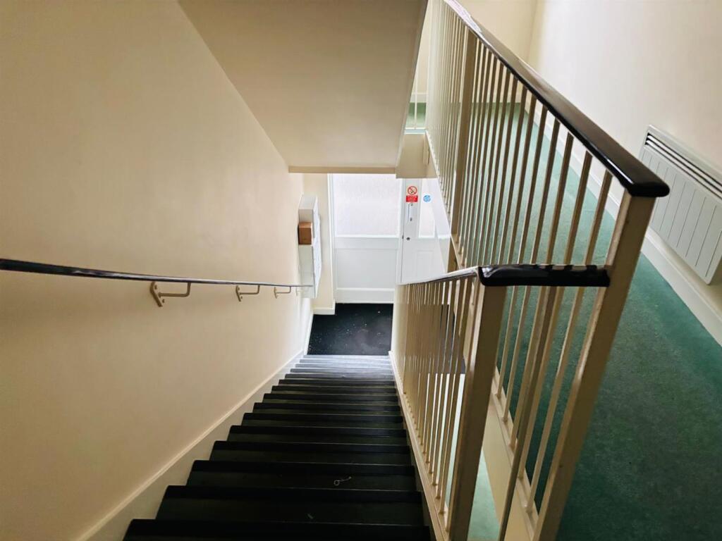 COMMUNAL ENTRANCE: