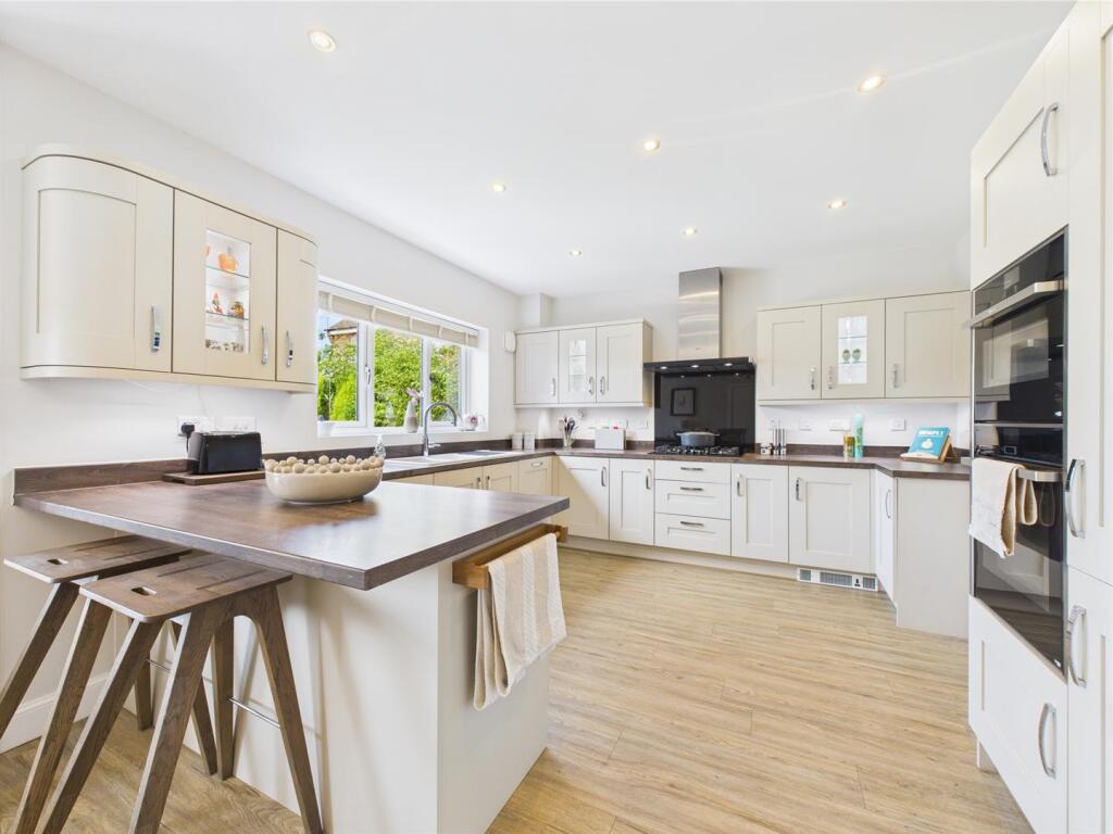 Fabulous Open Plan Kitchen/Lounge/Dining
