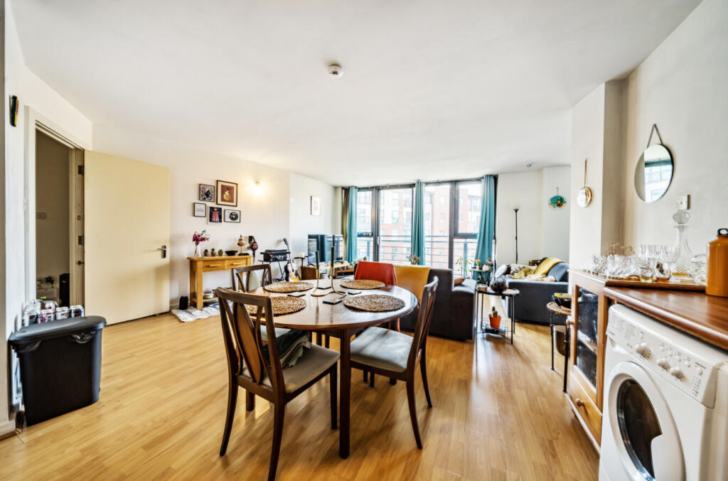 1285636-4-6840714...