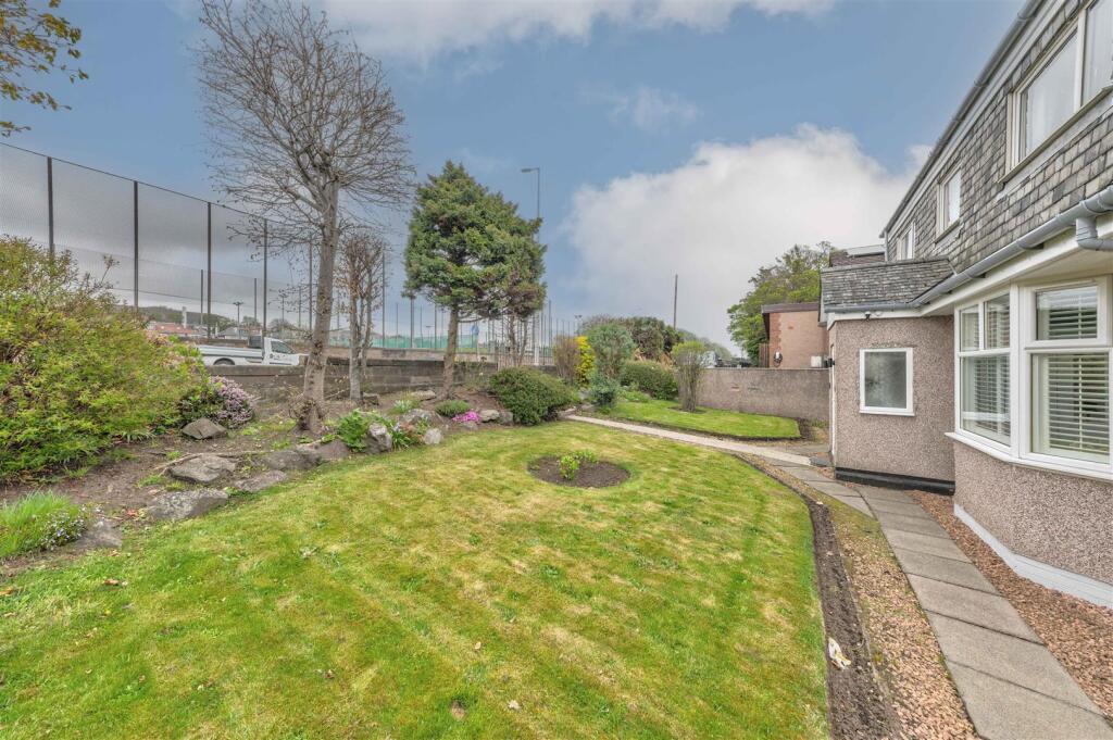 165 Arbroath Road Dundee-26.JPG