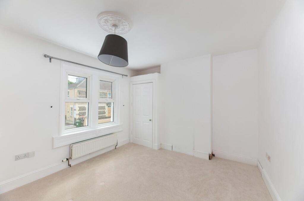 3 Claude Avenue BA2 1AE-15.jpg