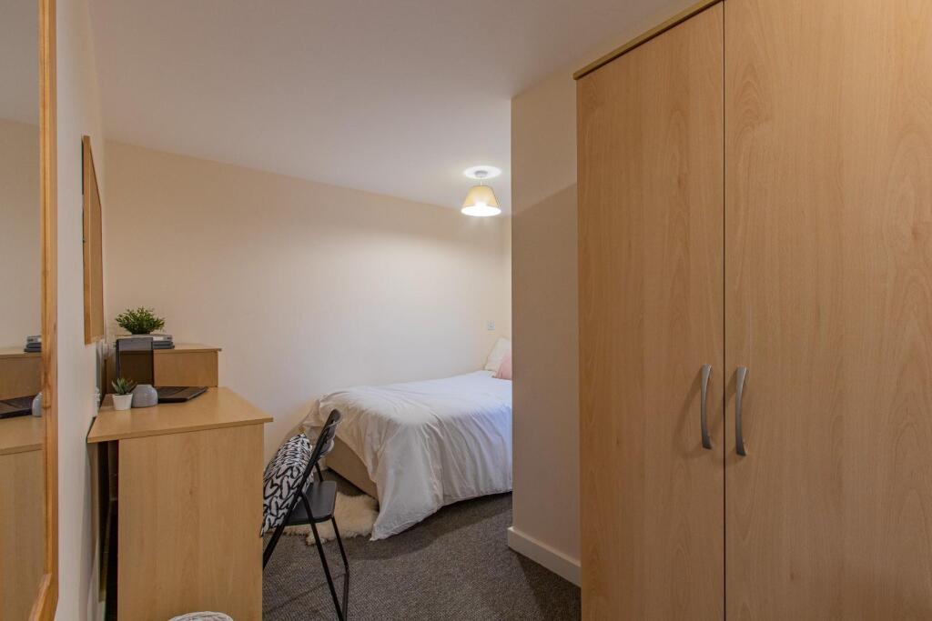 Miskin Street 114 NEW-17.jpg