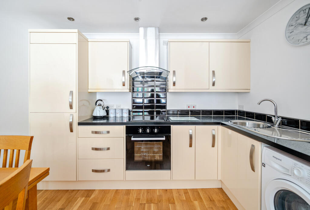 1306226-9-6846ec1...