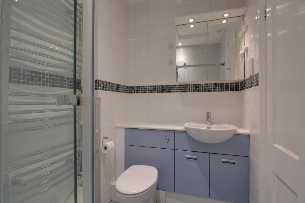 Shower room 2@