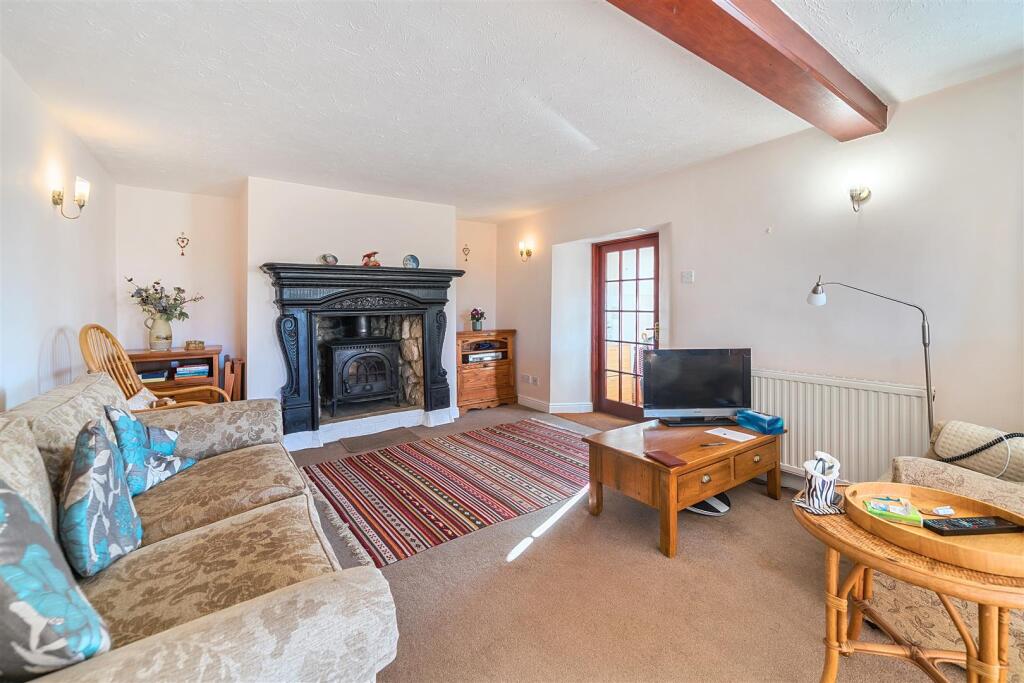 Lacemakers Cottage, 1 Long Row, Wicken Road, Leckh