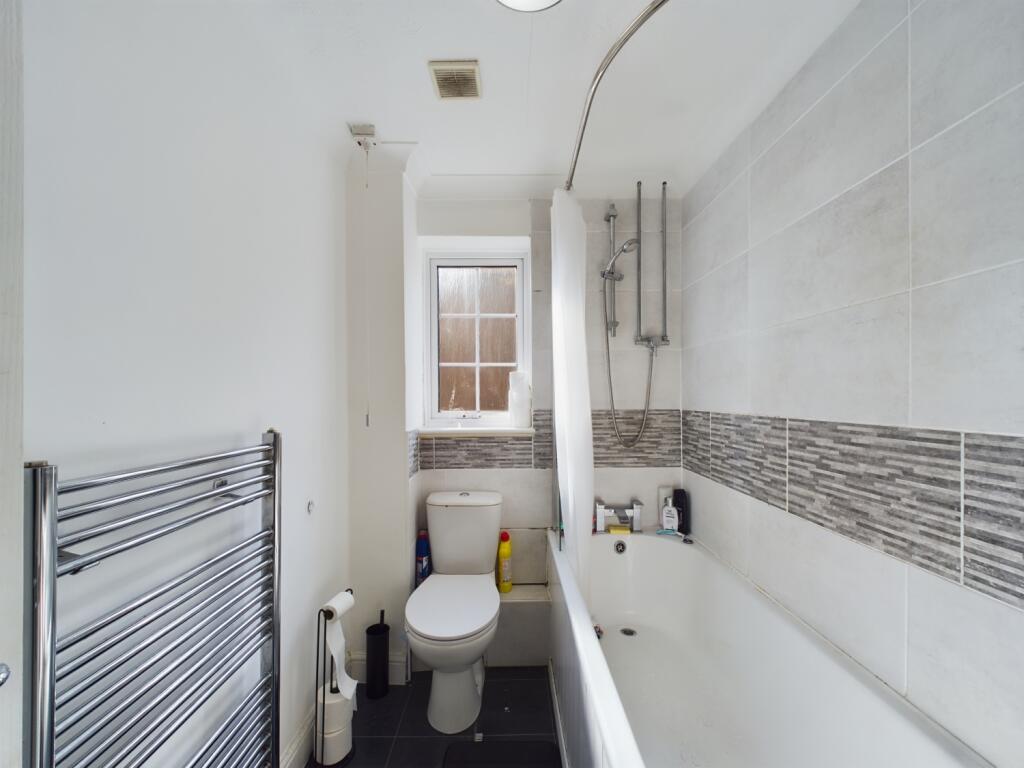 CAM02023G0-PR0120-STILL006