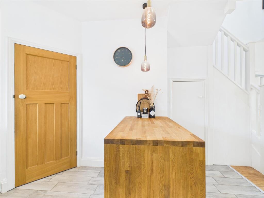 Living/Kitchen Area