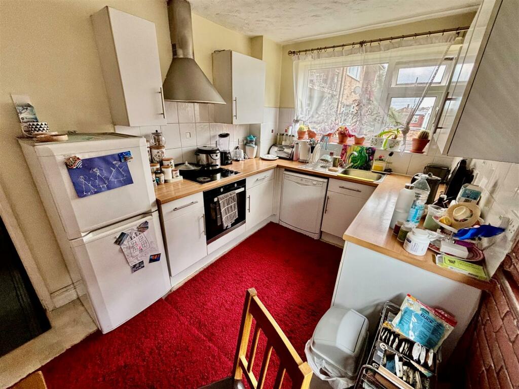 kitchen 1.jpg