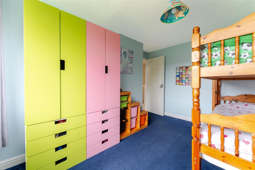 1.10 - bedroom.jpg
