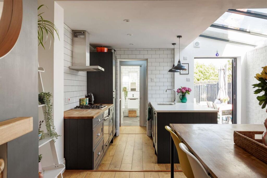 106_Worplesdon_Road-16-1920.jpg