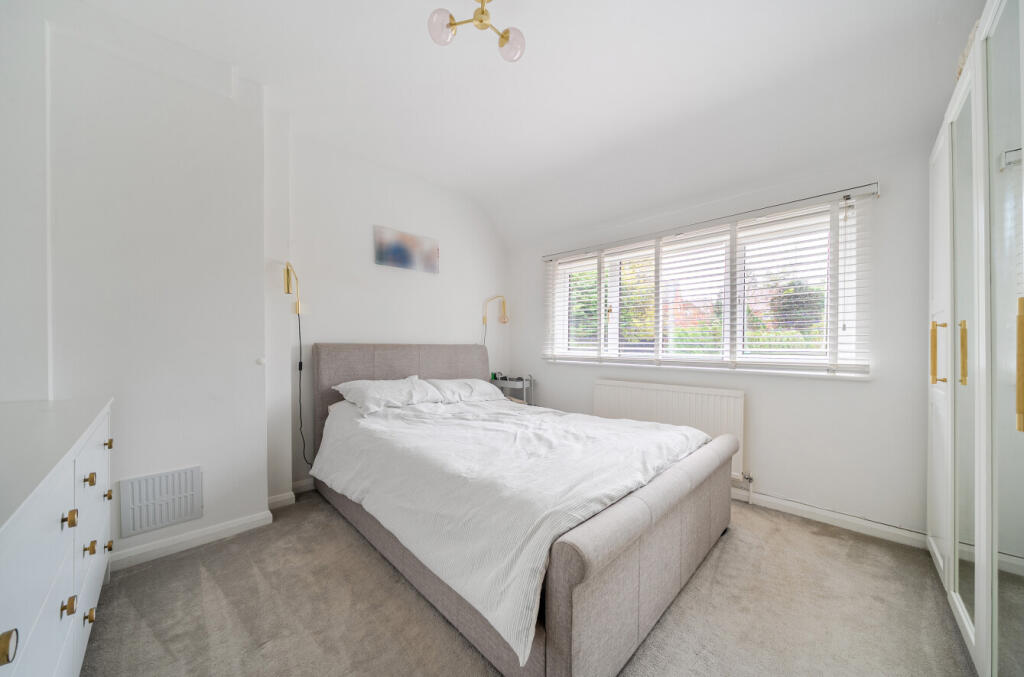 1382654-17-691db9...