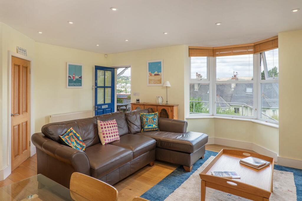 Sitting Area_Spittis Park_Kingswear