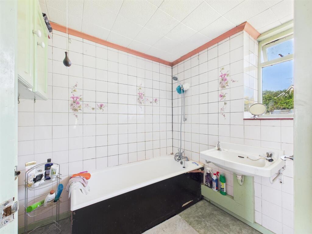 14 - Detached Cottage for Auction, Winford.jpg