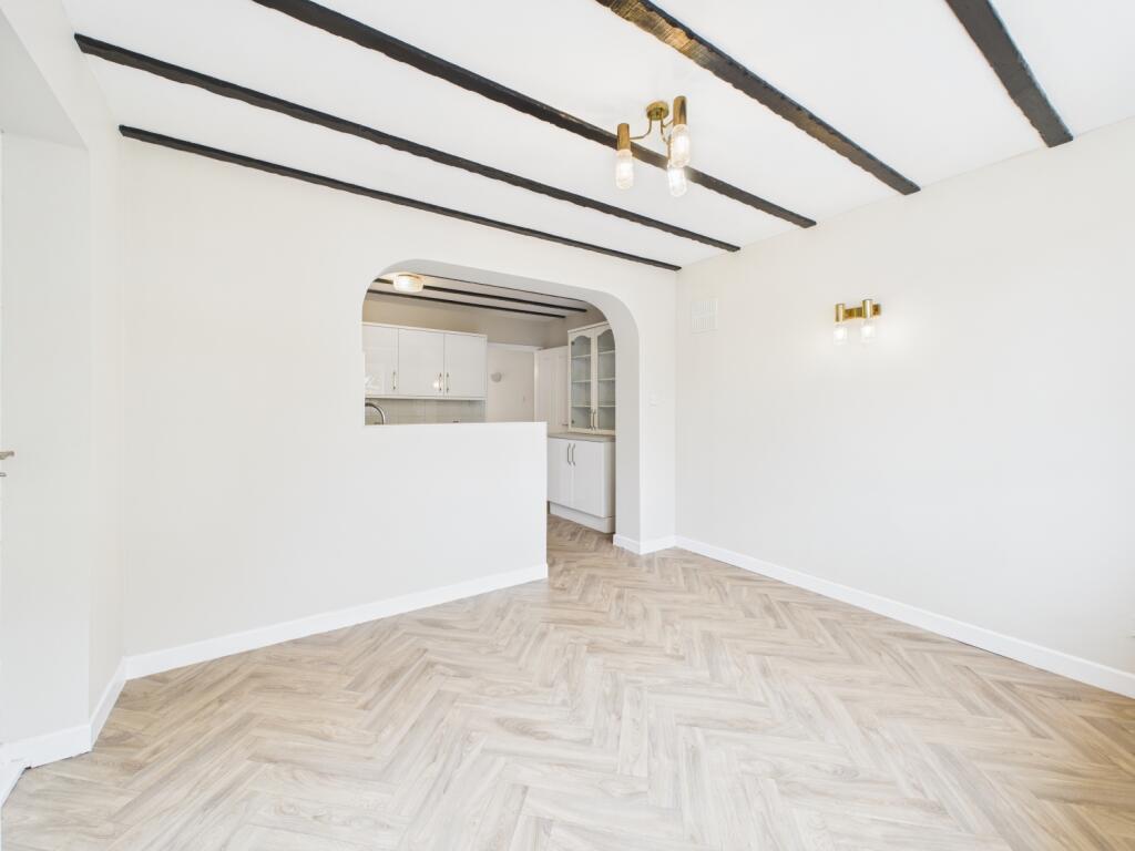 CAM02023G0-PR0178-STILL022