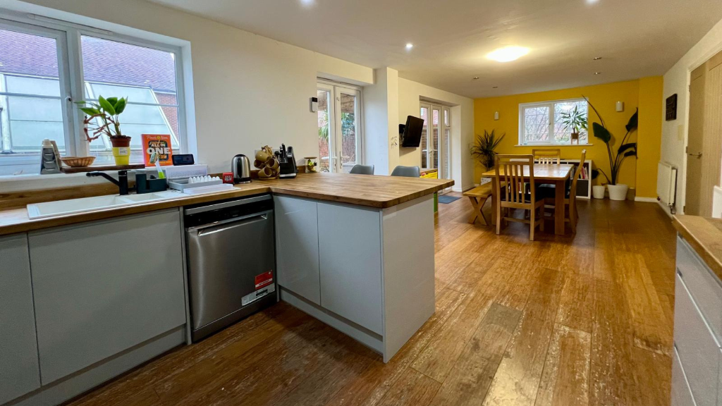 Kitchen / Diner