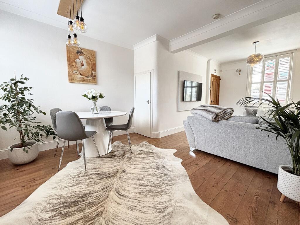 Dining Lounge