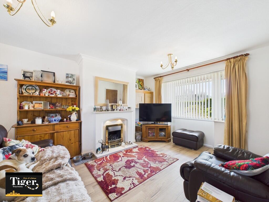 CAM02176G0-PR0526...