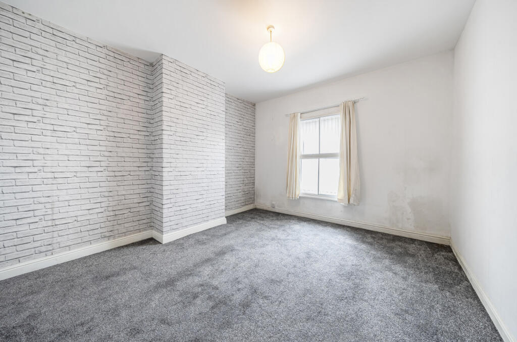 1304354-6-683f2c1...